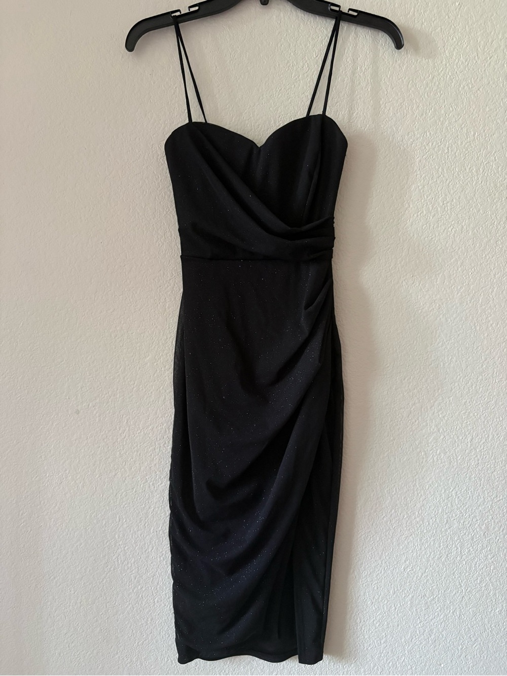 January 7 Black Sparkle Ruched Sweetheart Midi Dress